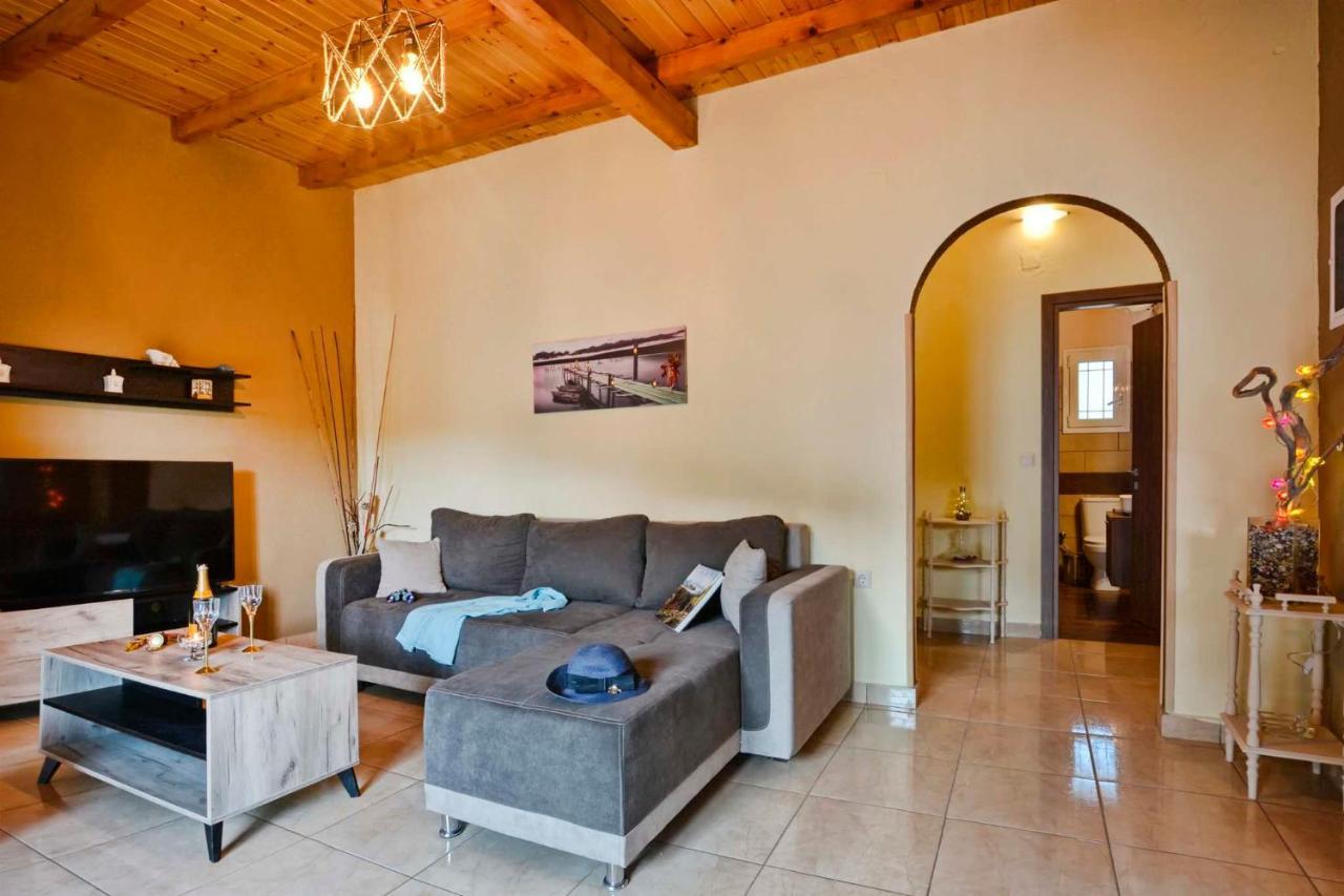 Elizabeth Country House Agios Matthaios  Экстерьер фото
